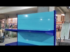 Quali sono i diversi tipi di scaffali in un supermercato?