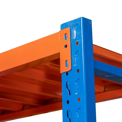 Scaffalature metalliche per magazzini industriali